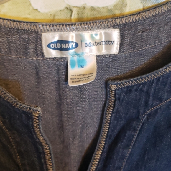 2/$5 Old Navy Sz M maternity top - Picture 2 of 3